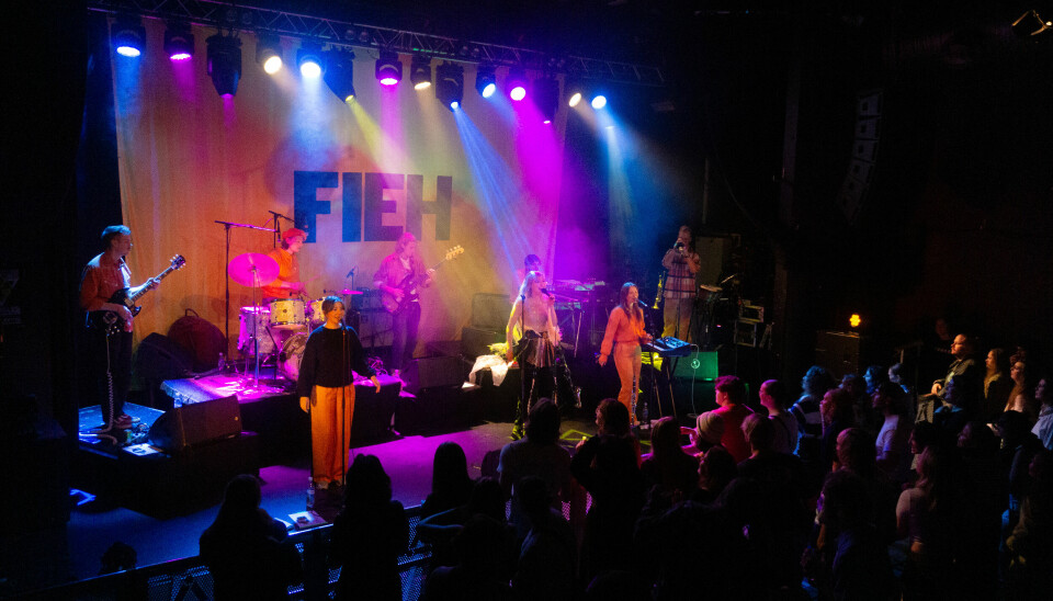 Fieh har hele åtte bandmedlemmer.