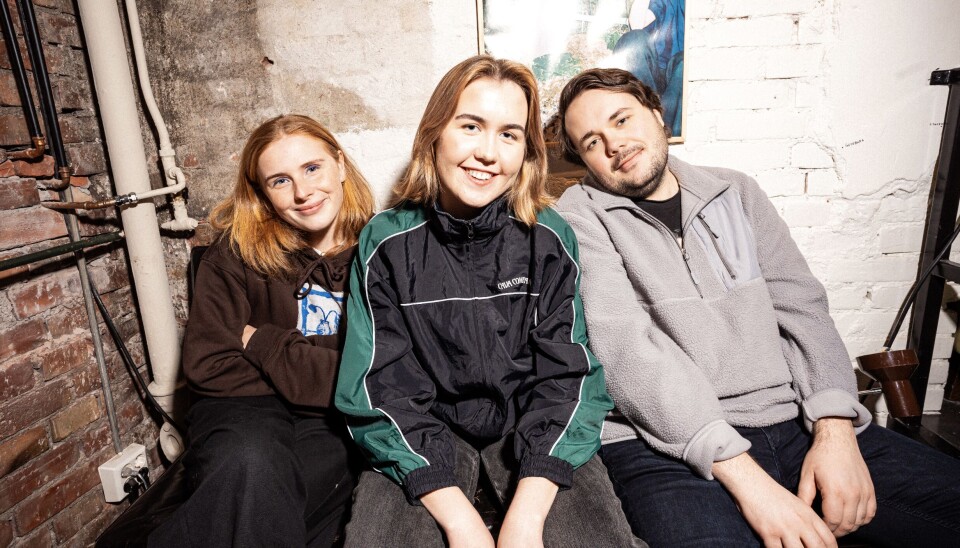 Andrine i godt selskap med kollegaer Anna Nor Sørensen og Jakob Naustdal.
