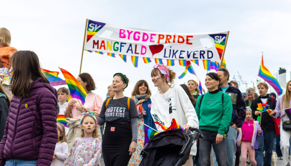 FOLKEFEST: Fargerike Voldinger i alle aldre var samlet i Bygdepridetoget på lørdag.